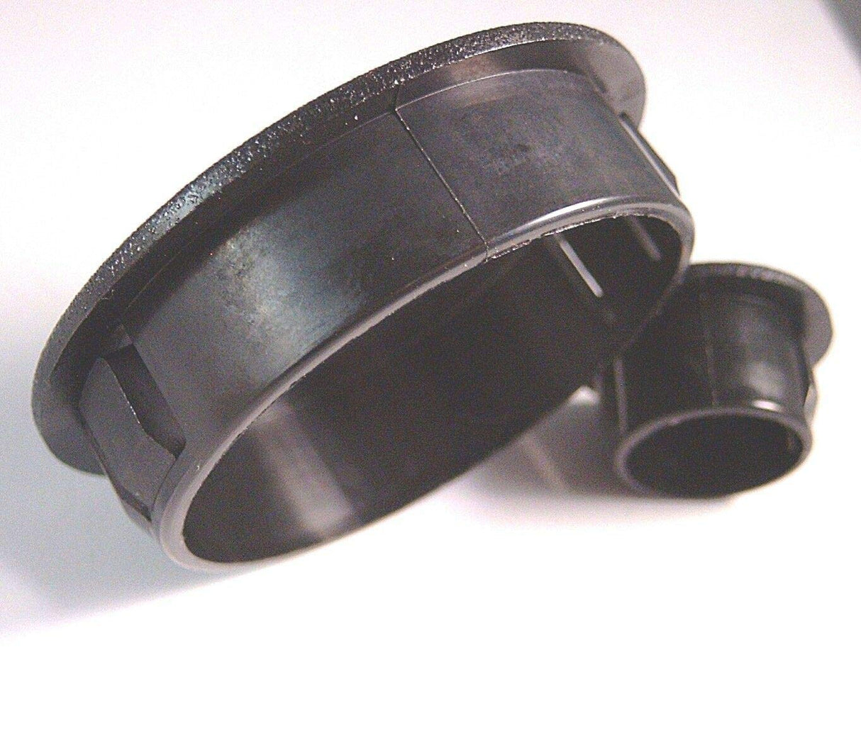 8 St. Blindstopfen wieder lösbar, schwarz, UL und CSA zugelassen, flacher matter Kopf - Klama - Möbelzubehör