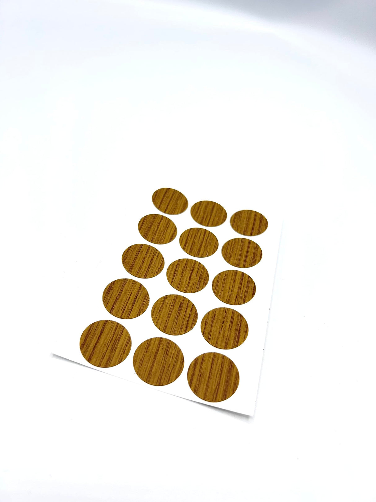 20x Selbstklebende Abdeckkappen für Schrauben, Bohrlöcher & kleine Macken - Universell einsetzbare Schraubenabdeckung - Klama - Möbelzubehör